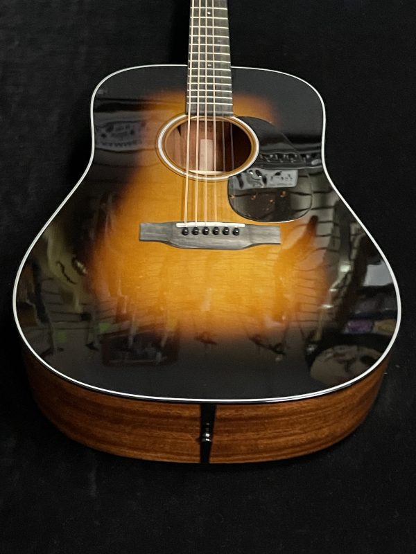 Martin D-18 Sunburst - Image 4