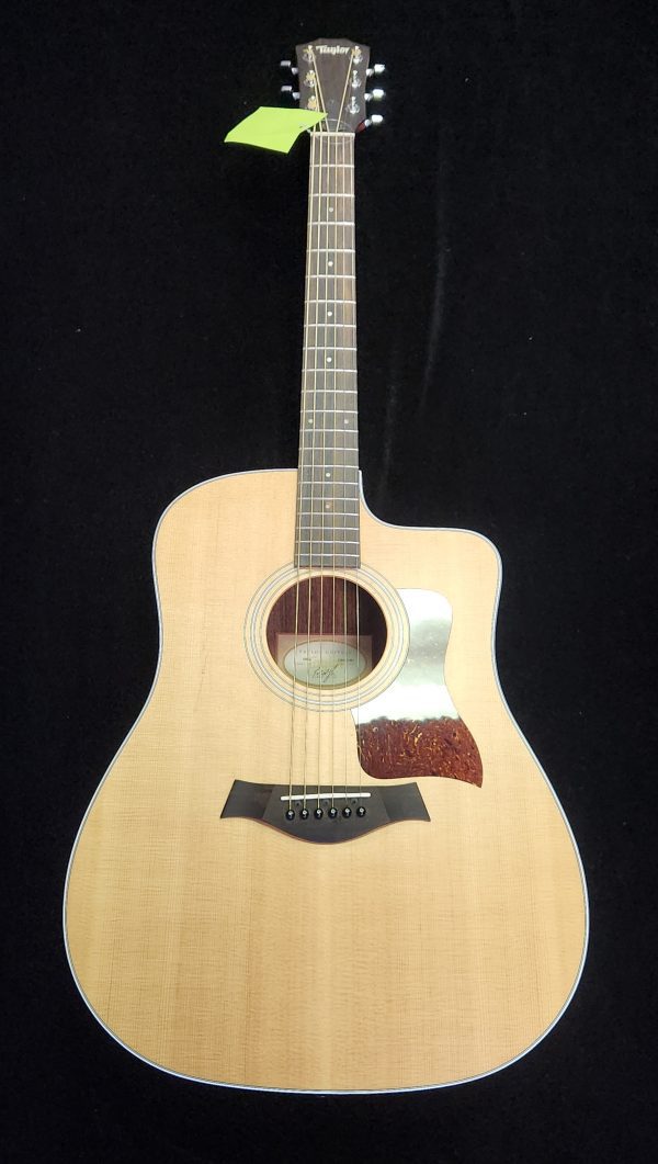 2021 Taylor 210ce Acoustic Guitar w/ gigbag