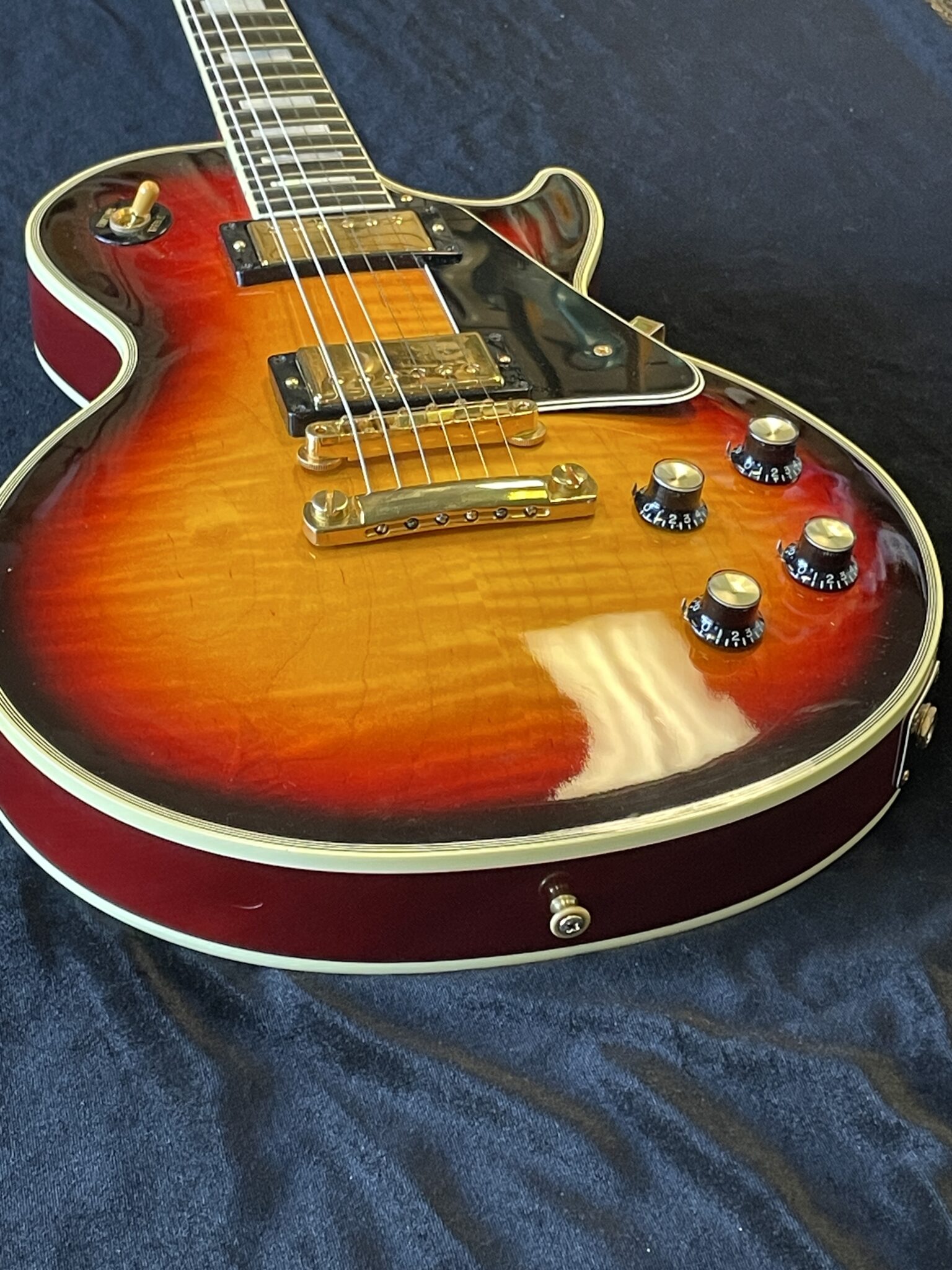 2002 Gibson Custom Shop 1968 Custom Re-issue - Tri-color Sunburst - Image 6